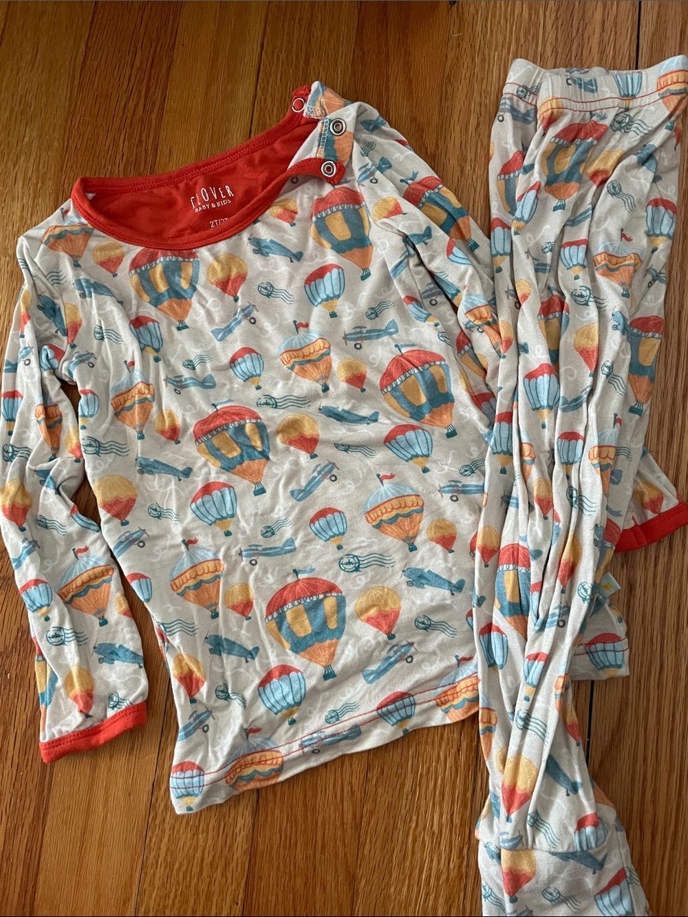 Cove Kids Hot Air Balloon Pajama Set - Red/Blue Trim
